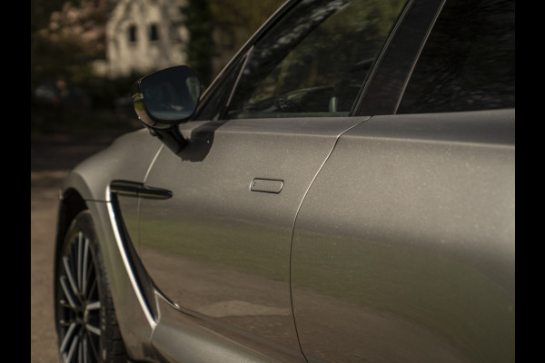 Aston Martin DBX 707 4.0 V8 | Facelift | Sports Plus Seats | Luchtvering | Stoelventilatie | Carbon! | Pano-dak