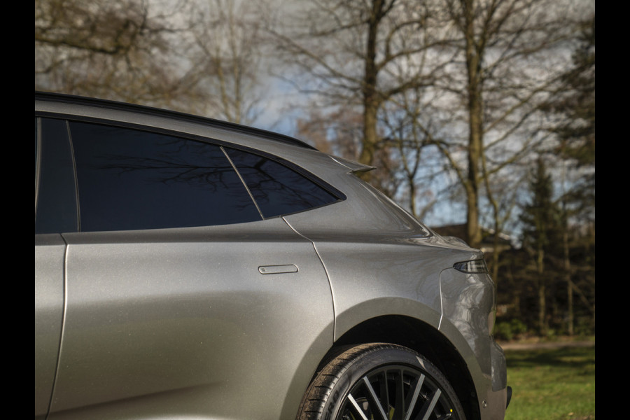 Aston Martin DBX 707 4.0 V8 | Facelift | Sports Plus Seats | Luchtvering | Stoelventilatie | Carbon! | Pano-dak