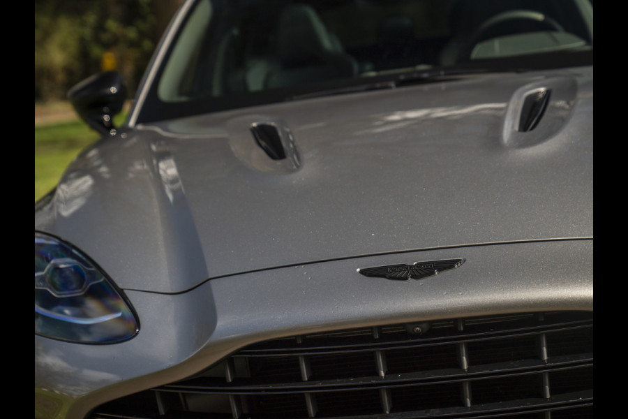 Aston Martin DBX 707 4.0 V8 | Facelift | Sports Plus Seats | Luchtvering | Stoelventilatie | Carbon! | Pano-dak