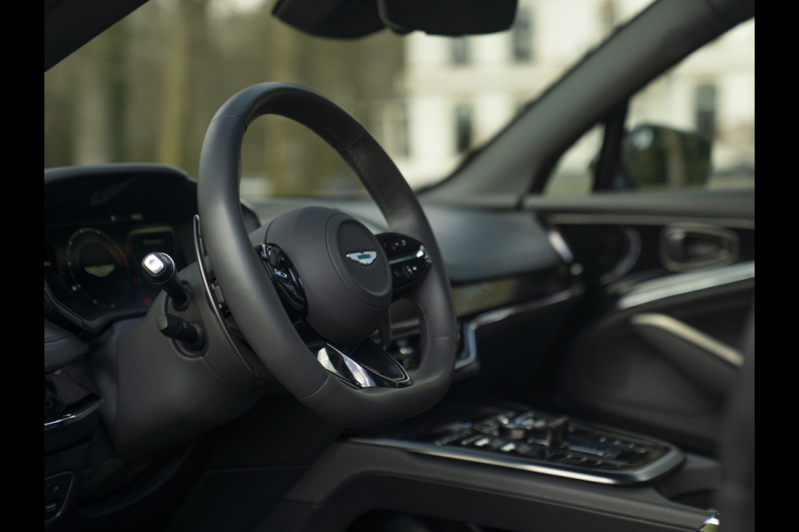 Aston Martin DBX 707 4.0 V8 | Facelift | Sports Plus Seats | Luchtvering | Stoelventilatie | Carbon! | Pano-dak