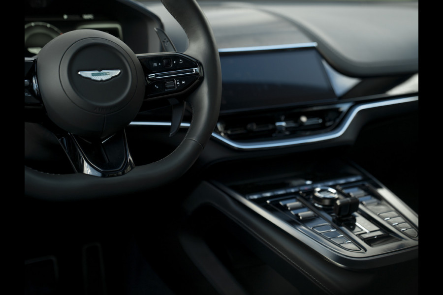 Aston Martin DBX 707 4.0 V8 | Facelift | Sports Plus Seats | Luchtvering | Stoelventilatie | Carbon! | Pano-dak