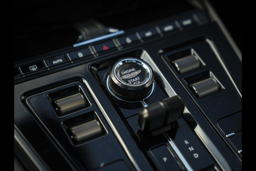 Aston Martin DBX 707 4.0 V8 | Facelift | Sports Plus Seats | Luchtvering | Stoelventilatie | Carbon! | Pano-dak