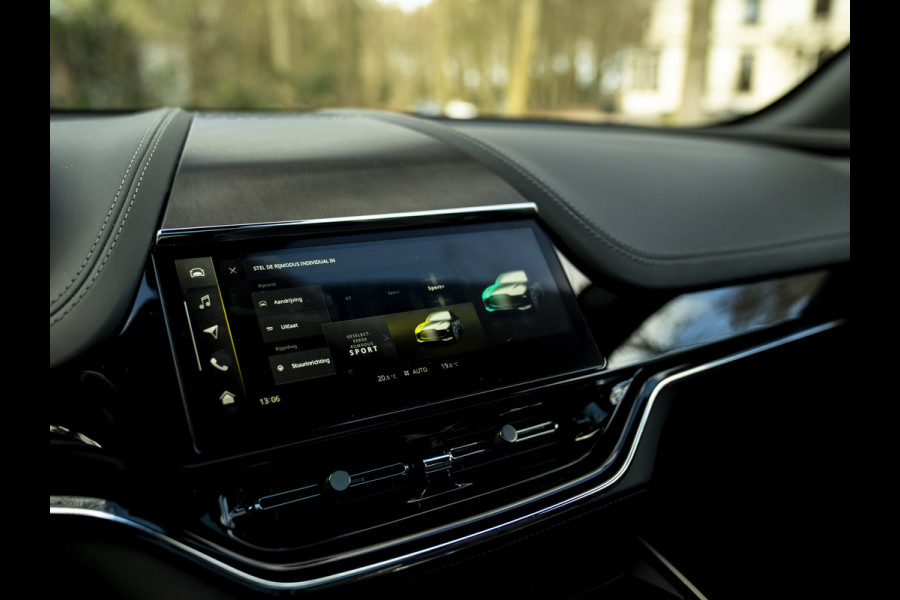 Aston Martin DBX 707 4.0 V8 | Facelift | Sports Plus Seats | Luchtvering | Stoelventilatie | Carbon! | Pano-dak