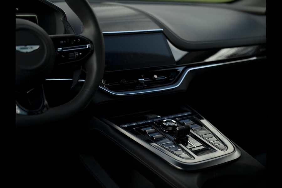 Aston Martin DBX 707 4.0 V8 | Facelift | Sports Plus Seats | Luchtvering | Stoelventilatie | Carbon! | Pano-dak