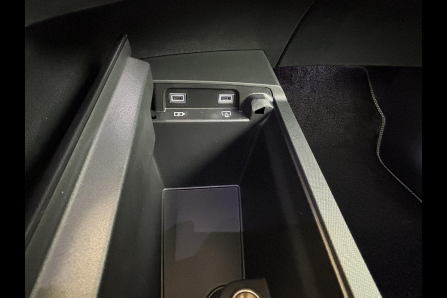 Peugeot E-5008 GT Avantage 73 kWh Mistral Executive Interior (AGR) | 360 camera | Massagestoelen | Stoel en stuurverwarming |