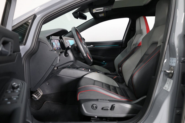 Volkswagen Golf 2.0 TSI GTI Clubsport 45 Jahre Edition 300+PK AKRAPOVIC/IQ/VIRTUAL/SFEER/PANO/LEER/CAM/LINE/ACC/12 MND GARANTIE!