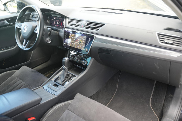 Škoda Superb 1.5 TSI ACT Business Edition Adaptieve Cruise Virtual Dash Leer Alcantara