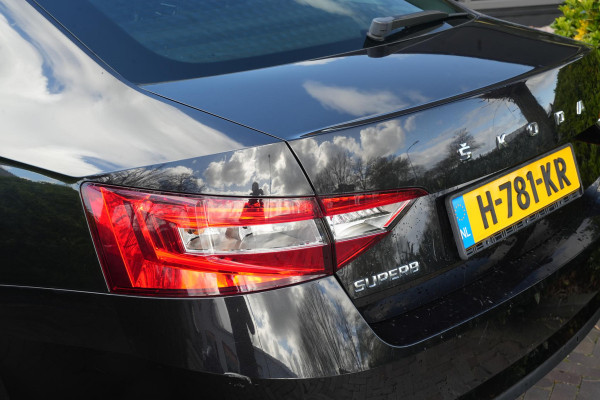 Škoda Superb 1.5 TSI ACT Business Edition Adaptieve Cruise Virtual Dash Leer Alcantara