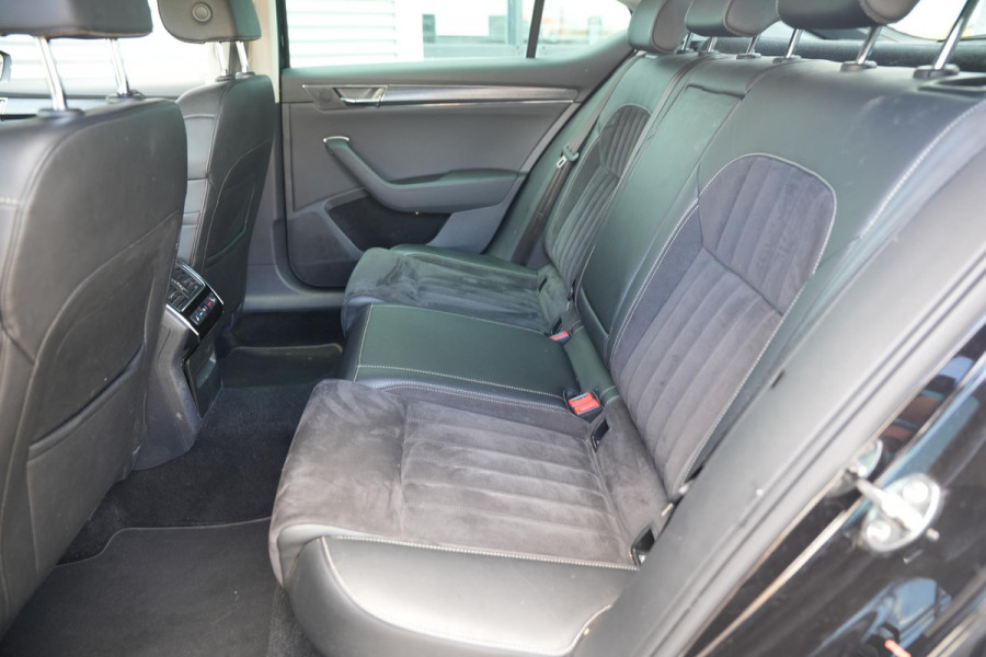 Škoda Superb 1.5 TSI ACT Business Edition Adaptieve Cruise Virtual Dash Leer Alcantara