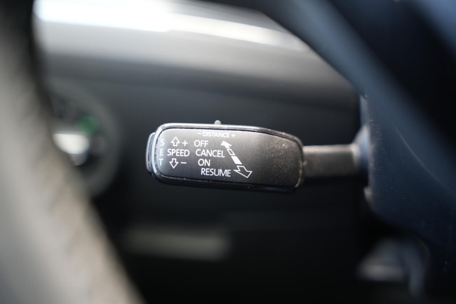 Škoda Superb 1.5 TSI ACT Business Edition Adaptieve Cruise Virtual Dash Leer Alcantara