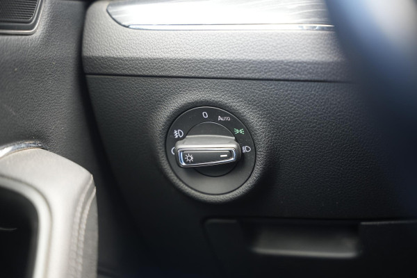 Škoda Superb 1.5 TSI ACT Business Edition Adaptieve Cruise Virtual Dash Leer Alcantara