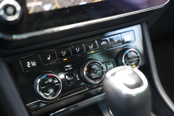 Škoda Superb 1.5 TSI ACT Business Edition Adaptieve Cruise Virtual Dash Leer Alcantara