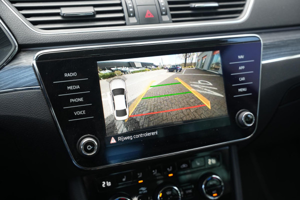 Škoda Superb 1.5 TSI ACT Business Edition Adaptieve Cruise Virtual Dash Leer Alcantara