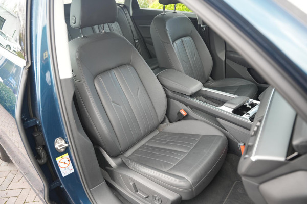 Audi e-tron e-tron 50 quattro Launch edition plus 71 kWh Panoramadak Adaptieve Cruise Leer Memory PDC