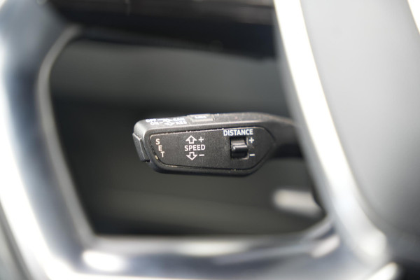 Audi e-tron e-tron 50 quattro Launch edition plus 71 kWh Panoramadak Adaptieve Cruise Leer Memory PDC