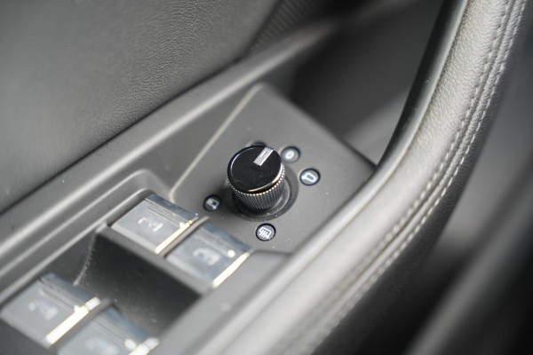 Audi e-tron e-tron 50 quattro Launch edition plus 71 kWh Panoramadak Adaptieve Cruise Leer Memory PDC