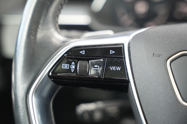 Audi e-tron e-tron 50 quattro Launch edition plus 71 kWh Panoramadak Adaptieve Cruise Leer Memory PDC