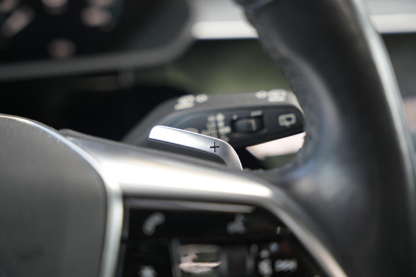 Audi e-tron e-tron 50 quattro Launch edition plus 71 kWh Panoramadak Adaptieve Cruise Leer Memory PDC