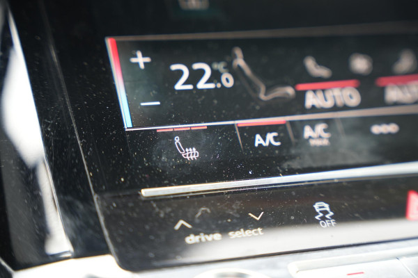 Audi e-tron e-tron 50 quattro Launch edition plus 71 kWh Panoramadak Adaptieve Cruise Leer Memory PDC