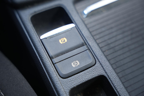 Škoda Octavia Combi 1.4 TSI iV PHEV Business Edition Adaptieve Cruise Virtual Dash Navi Trekhaak