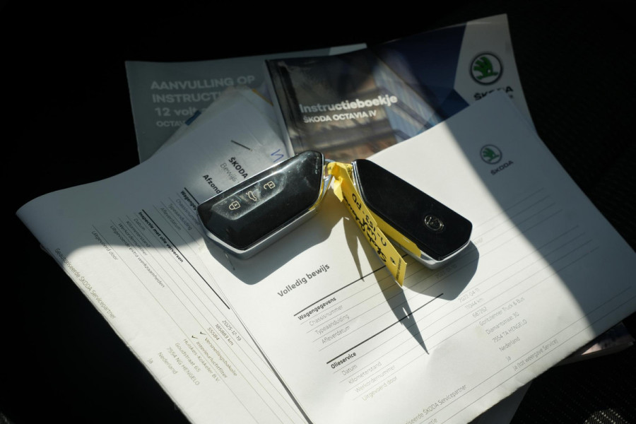 Škoda Octavia Combi 1.4 TSI iV PHEV Business Edition Adaptieve Cruise Virtual Dash Navi Trekhaak