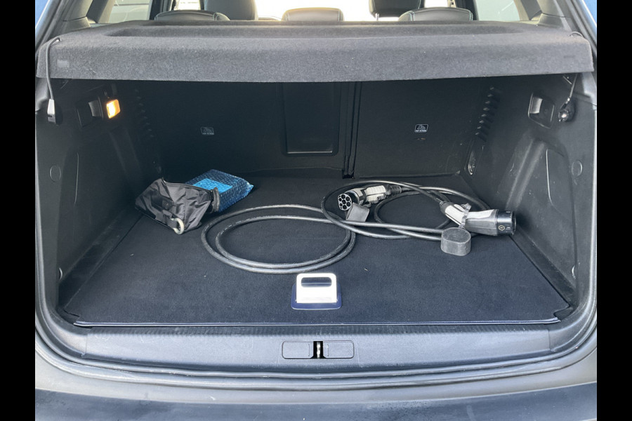 Peugeot 3008 1.6 HYbrid 225 GT Pack Plug-in Trekhaak Camera Navigatie PHEV Business