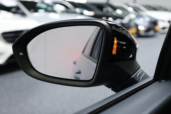 Volkswagen Golf 2.0 TSI GTI Clubsport 45 Jahre Edition 300+PK AKRAPOVIC/IQ/VIRTUAL/SFEER/PANO/LEER/CAM/LINE/ACC/12 MND GARANTIE!