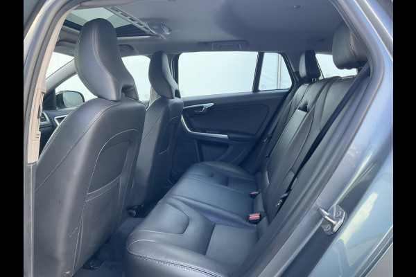 Volvo V60 Cross Country 2.0 T5 Polar+ Pano Memory Camera Navi Dealer Onderhouden!!