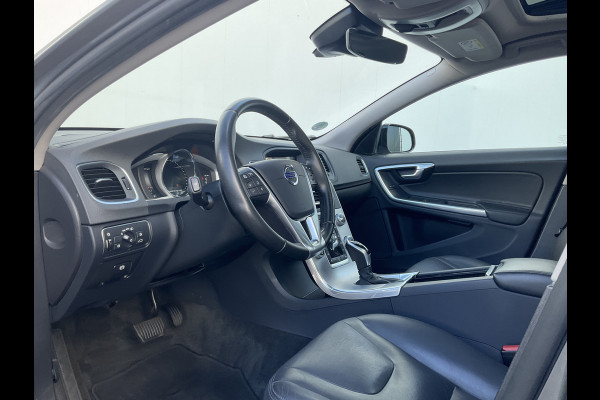 Volvo V60 Cross Country 2.0 T5 Polar+ Pano Memory Camera Navi Dealer Onderhouden!!
