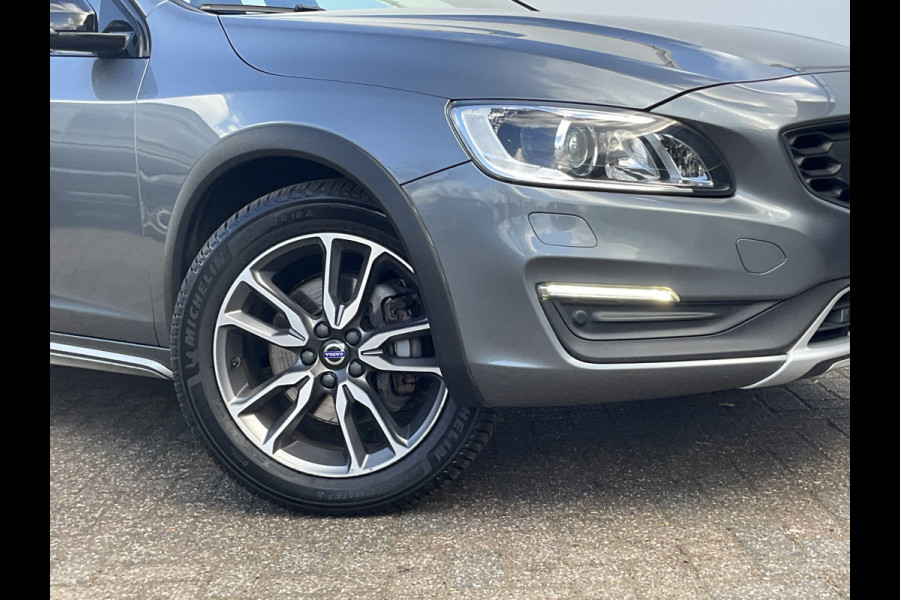 Volvo V60 Cross Country 2.0 T5 Polar+ Pano Memory Camera Navi Dealer Onderhouden!!