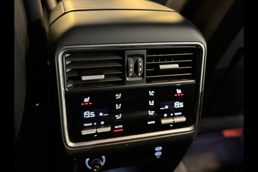 Porsche Cayenne 3.0 E-Hybrid Platinum Edition / NAP / Sport Chrono / Matrix / Bose / Memory / 360 Camera / Luchtvering