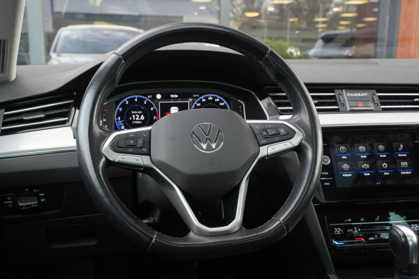 Volkswagen Passat 1.5 TSI Business Automaat Pano Dak trekhaak
