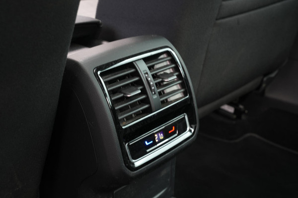 Volkswagen Passat 1.5 TSI Business Automaat Pano Dak trekhaak