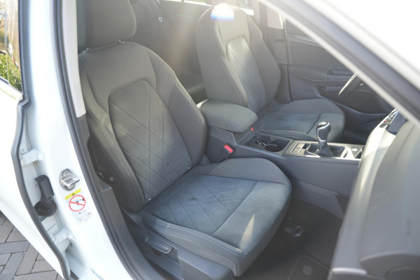 Volkswagen Golf 1.5 TSI Style Adapt. Cruise HeadUp Memory Stoel/Stuurverwarming DAB+