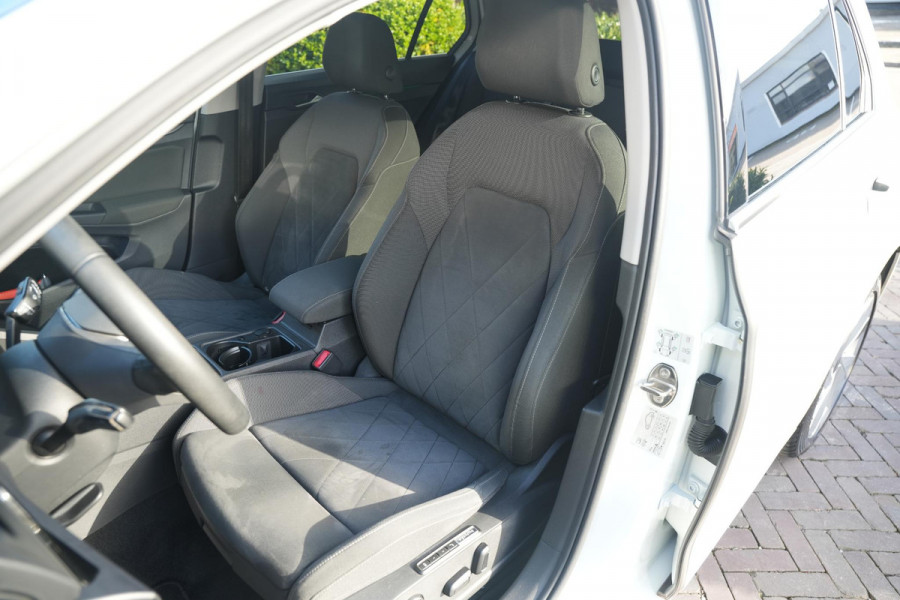 Volkswagen Golf 1.5 TSI Style Adapt. Cruise HeadUp Memory Stoel/Stuurverwarming DAB+
