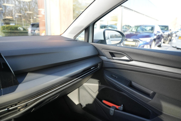 Volkswagen Golf 1.5 TSI Style Adapt. Cruise HeadUp Memory Stoel/Stuurverwarming DAB+