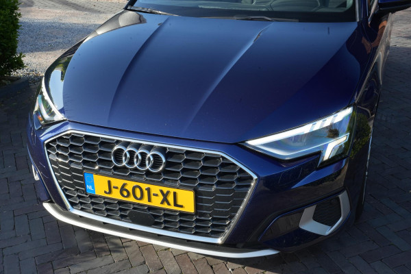 Audi A3 Sportback 35 TFSI Business edition Leer LED Cruise Clima