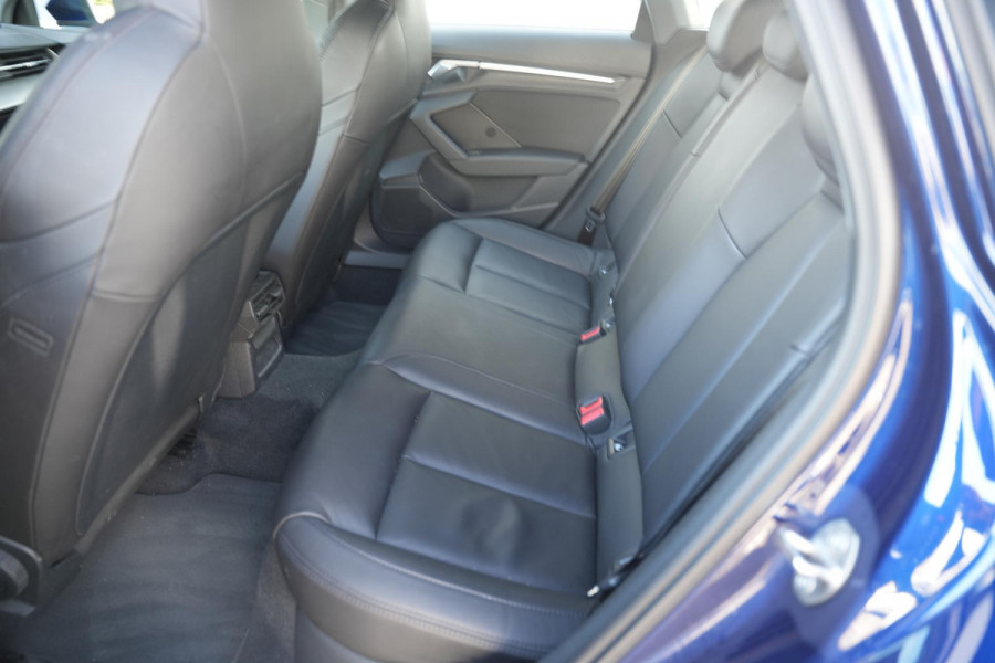 Audi A3 Sportback 35 TFSI Business edition Leer LED Cruise Clima