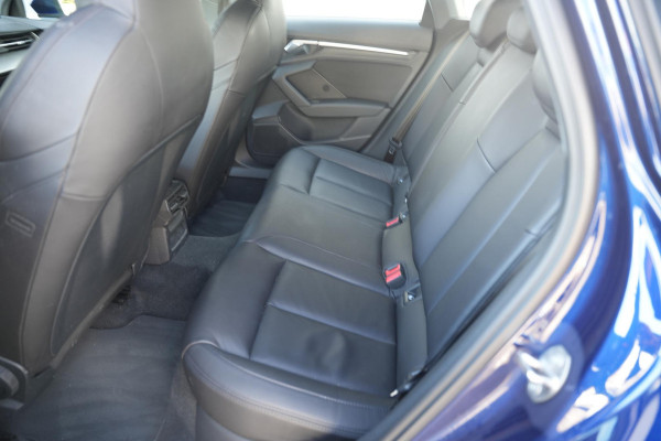 Audi A3 Sportback 35 TFSI Business edition Leer LED Cruise Clima