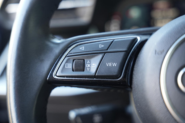 Audi A3 Sportback 35 TFSI Business edition Leer LED Cruise Clima