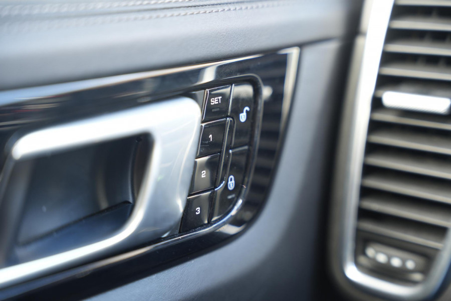 Porsche Cayenne 2.9 S Panoramadak SportChrono Leer Stuurverw. Trekhaak