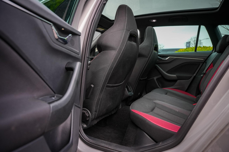 Škoda Kamiq 1.0 TSI Business Edition Monte Carlo Panoramadak Stoelverw. Carplay Digital Dash