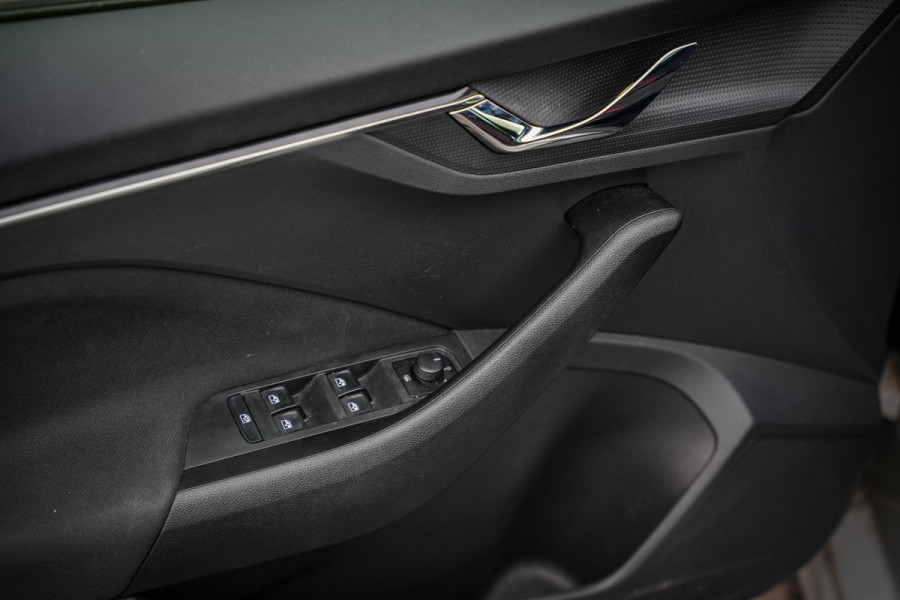 Škoda Kamiq 1.0 TSI Business Edition Monte Carlo Panoramadak Stoelverw. Carplay Digital Dash