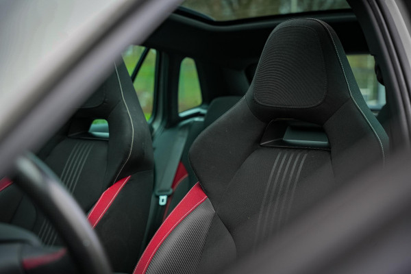 Škoda Kamiq 1.0 TSI Business Edition Monte Carlo Panoramadak Stoelverw. Carplay Digital Dash