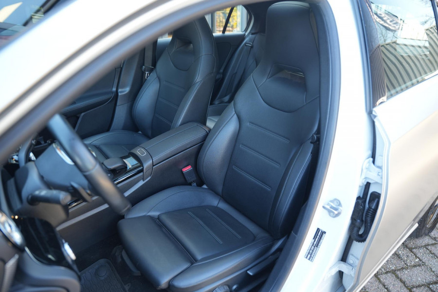 Mercedes-Benz A-Klasse 250 e Premium Plus Panoramadak Widescreen Adaptieve Cruise Leer Stoelverw. Ambient