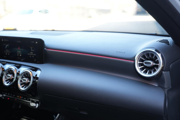Mercedes-Benz A-Klasse 250 e Premium Plus Panoramadak Widescreen Adaptieve Cruise Leer Stoelverw. Ambient