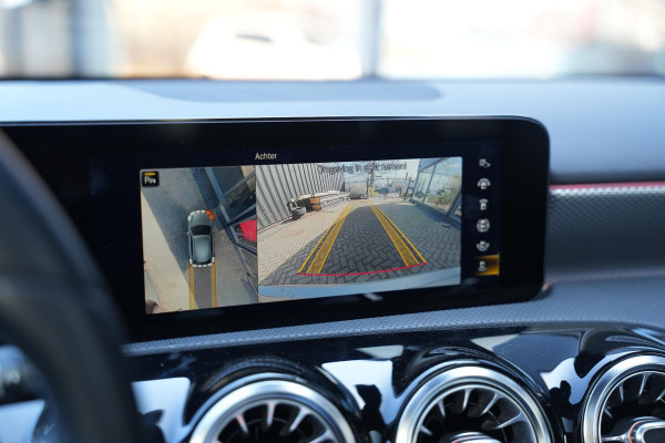 Mercedes-Benz A-Klasse 250 e Premium Plus Panoramadak Widescreen Adaptieve Cruise Leer Stoelverw. Ambient