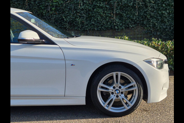 BMW 3-serie M Sport Virtual dash Apple CarPlay 18inch DAB+ Cruise 100% dealer onderhouden M Sport Edition