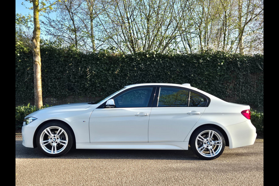 BMW 3-serie M Sport Virtual dash Apple CarPlay 18inch DAB+ Cruise 100% dealer onderhouden M Sport Edition