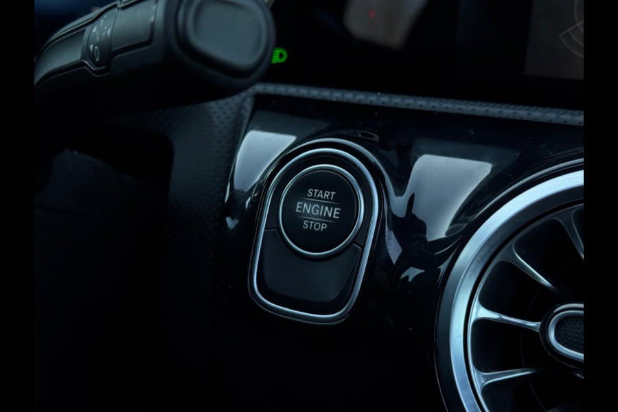 Mercedes-Benz CLA-Klasse 250 e AMG Line FULL PANO SFEER ECC MM SEATS SPORTVELGEN NAVI